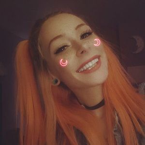 Meet your Posher, Devony